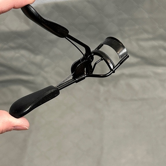 Black Eyelash Curler - Picture 8 of 14
